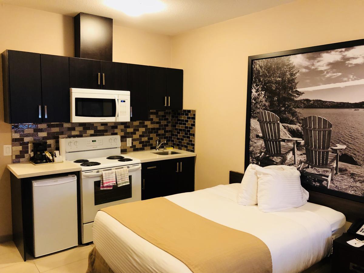 Super 8 By Wyndham Watrous Motel Exterior foto