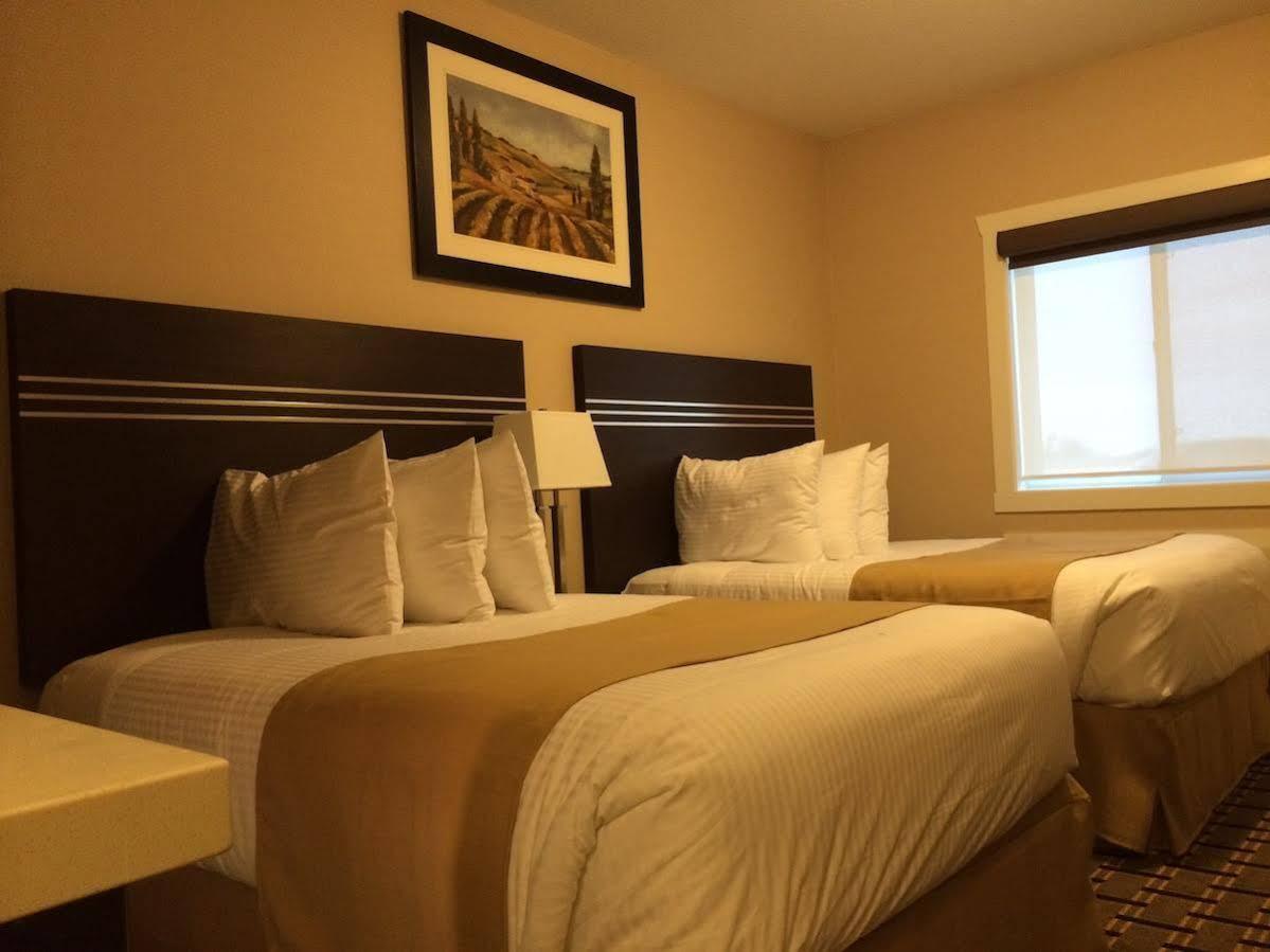 Super 8 By Wyndham Watrous Motel Exterior foto